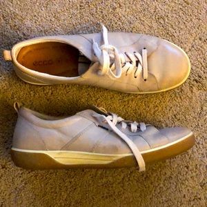 Ecco leather light brown shoes- size 42, women 10-11, mens 8-9